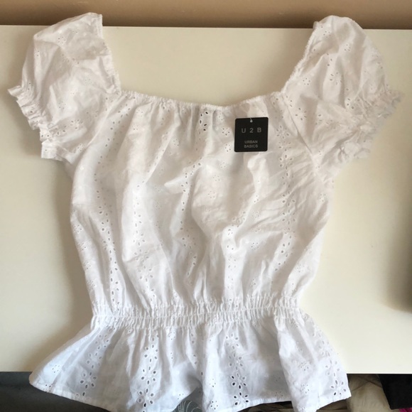 White top - Picture 1 of 1